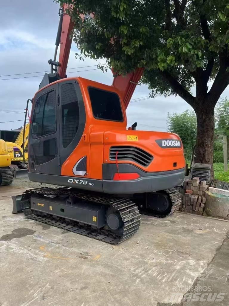 Doosan DX75 حفارات صغيرة أقل من 7 طن (حفارات صغيرة)