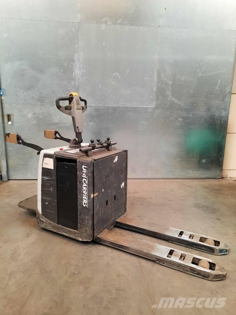 UniCarriers 200PMR رافعة منخفضة المستوى ذات منصة
