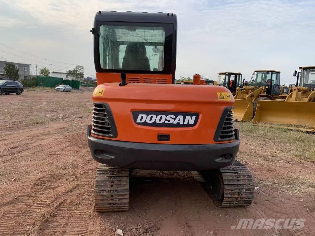 Doosan DX 55 حفارات صغيرة أقل من 7 طن (حفارات صغيرة)