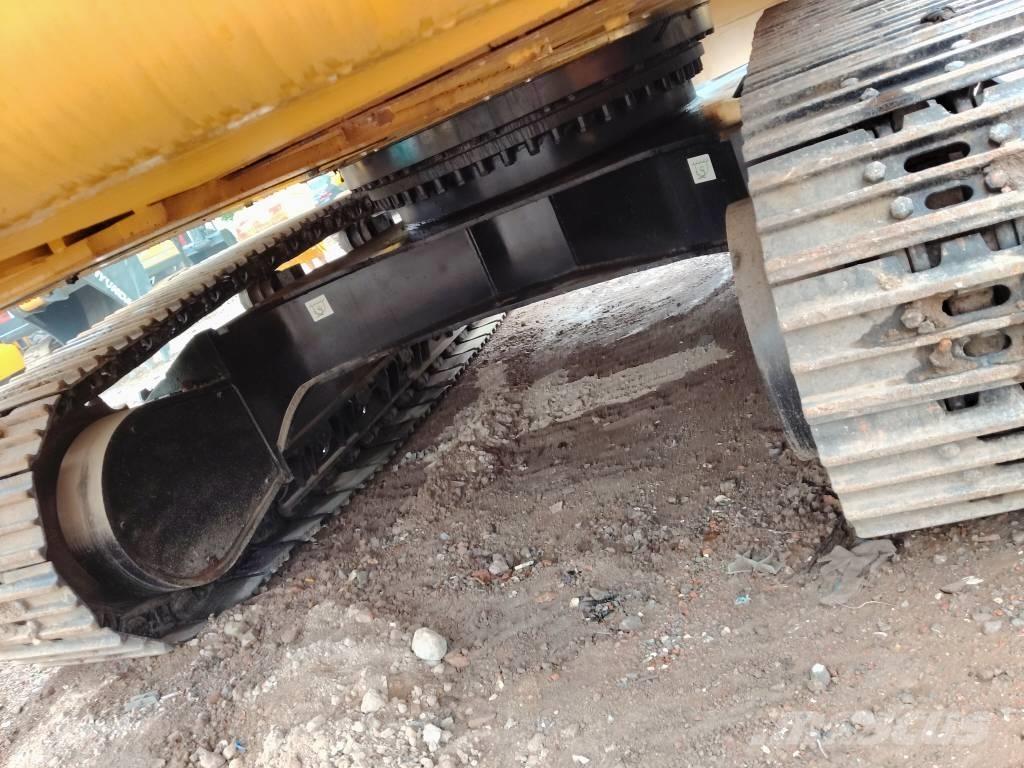 CAT 330 D حفارات زحافة