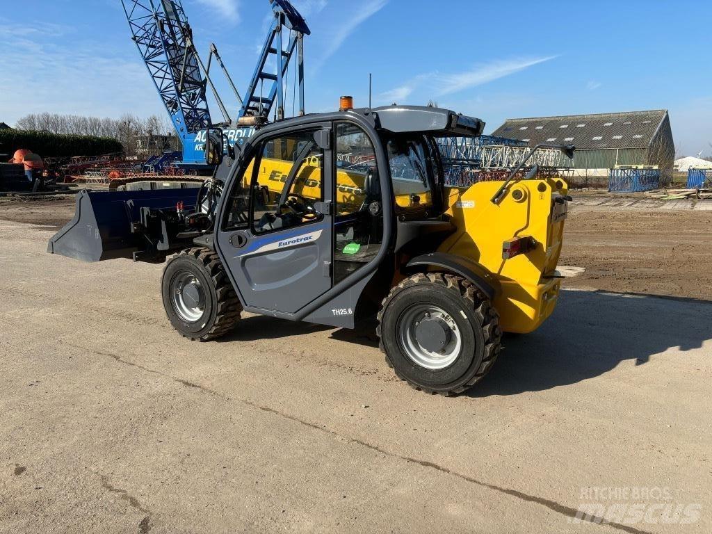 Eurotrac TH 25.6 مناولات متداخلة