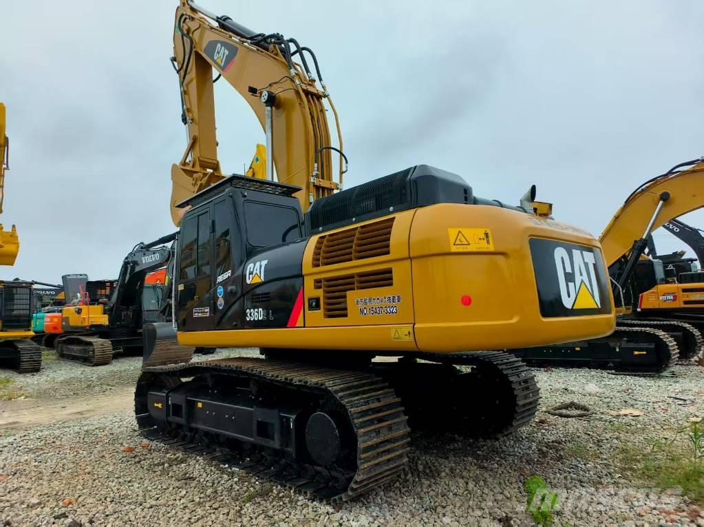CAT 336 D حفارات زحافة