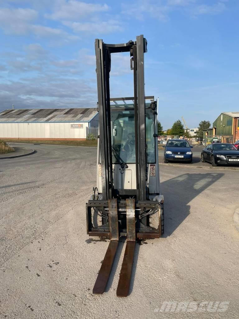 Still RX 60-30 شاحنات ذات رافعات شوكية تعمل بالكهرباء