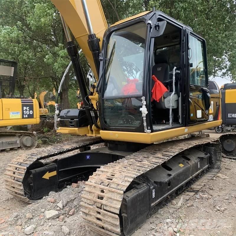 CAT 318 D حفارات زحافة