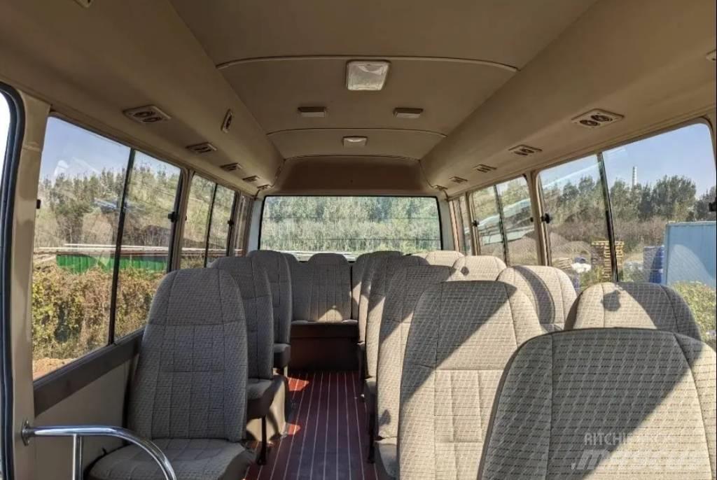 Toyota Coaster Bus حافلة صغيرة