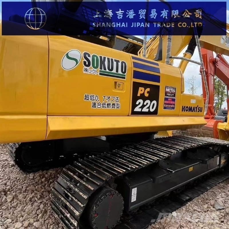 Komatsu PC 220 حفارات زحافة