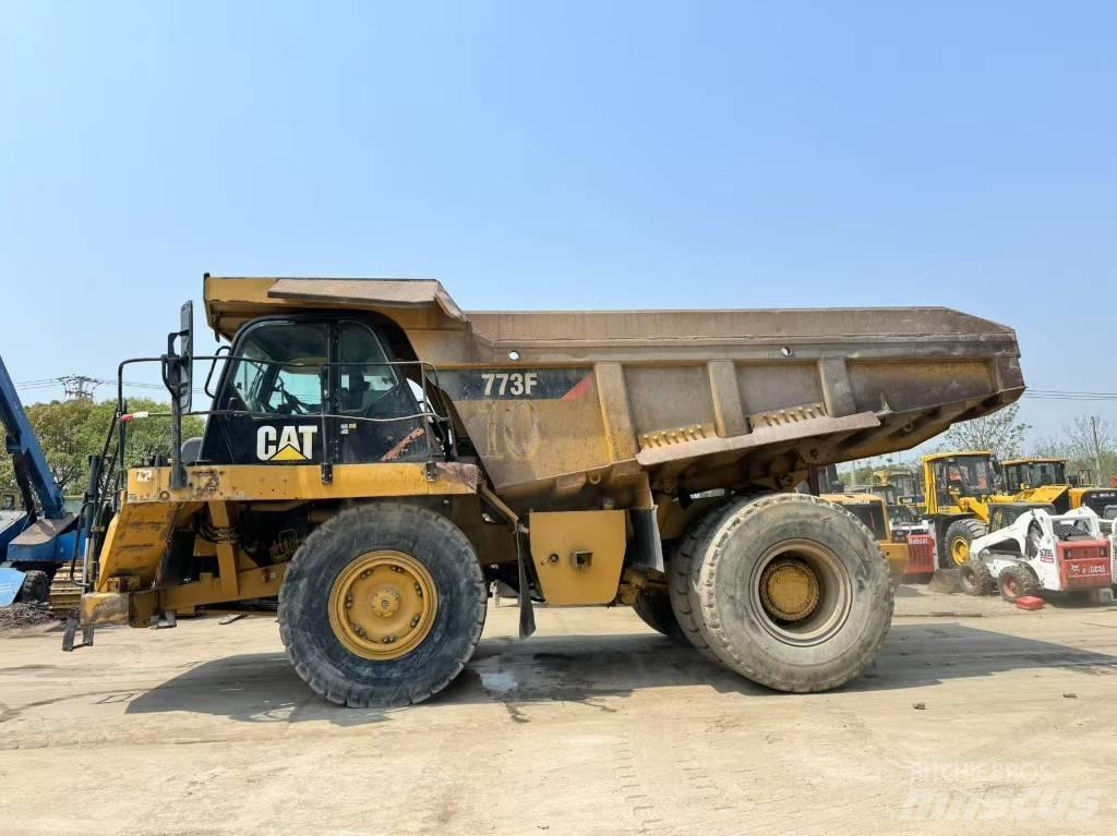 CAT 773 F شاحنات المخلفات الصلبة