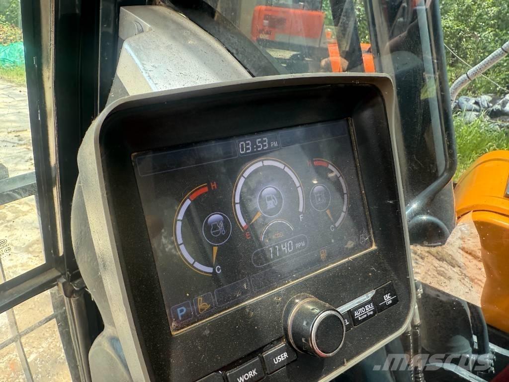 Hyundai R220LC-9S حفارات زحافة