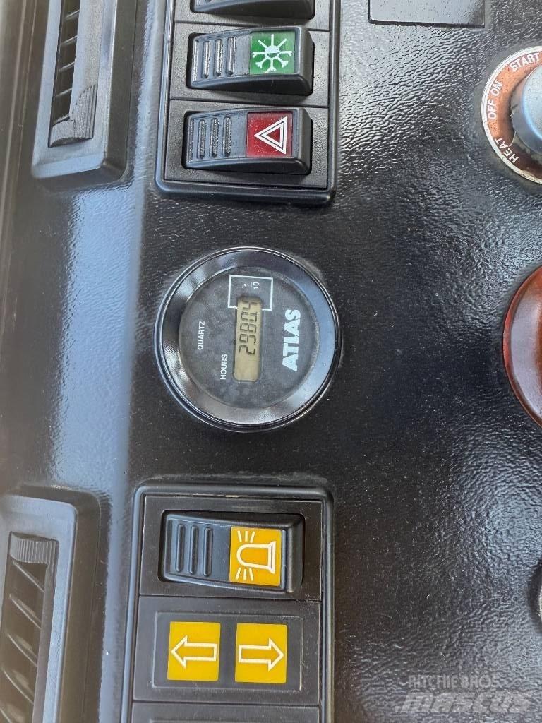 Atlas AR 35 لوادر بعجل