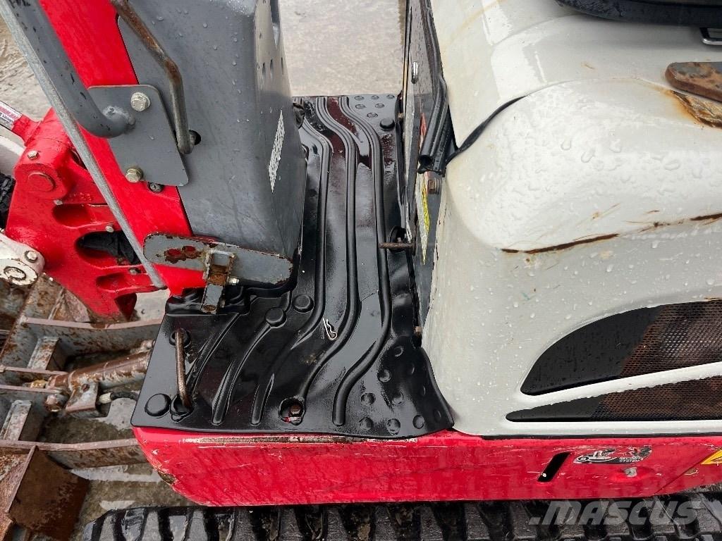 Takeuchi TB 210 R حفارات صغيرة أقل من 7 طن (حفارات صغيرة)