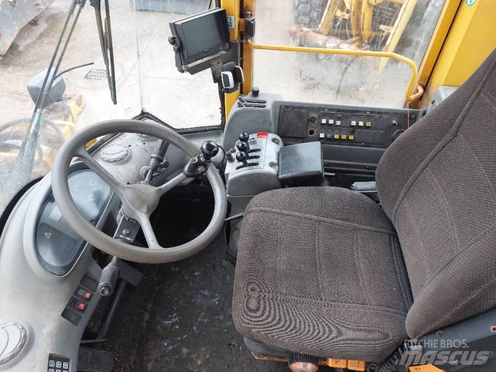 Volvo L90E لوادر بعجل