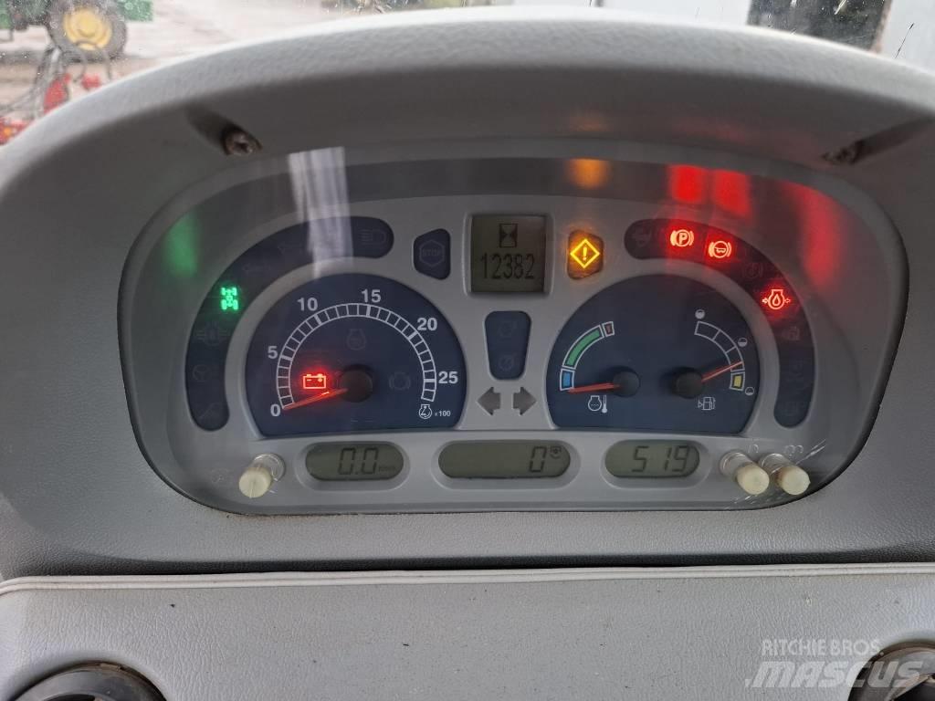 New Holland T 6030 الجرارات