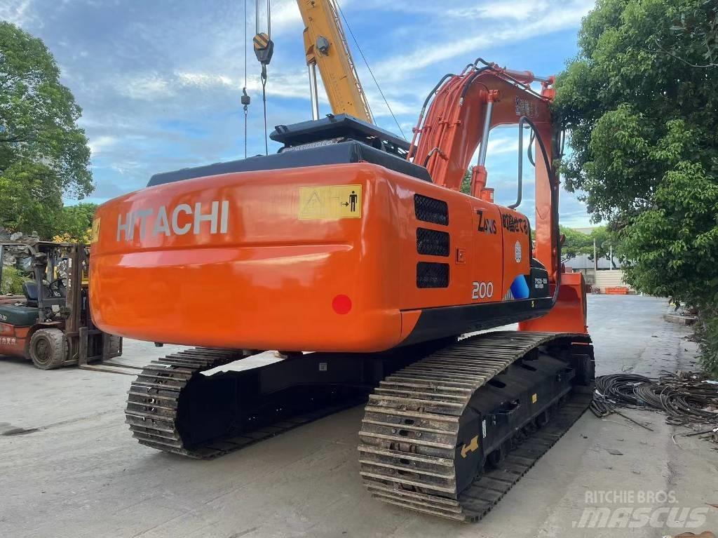 Hitachi ZX 200 حفارات زحافة