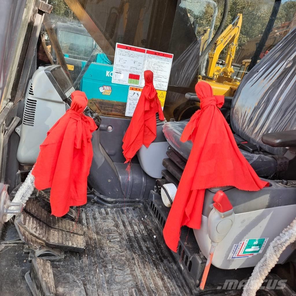 Komatsu PC 200-8N1 حفارات زحافة