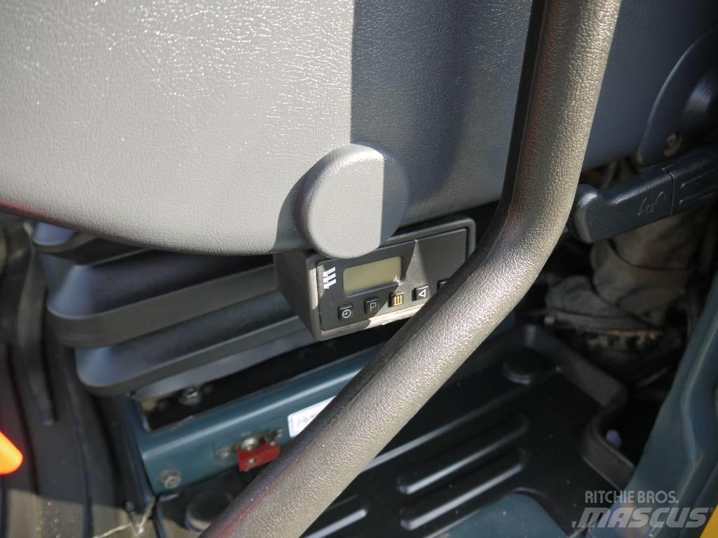 Hyundai HX 300 L حفارات زحافة