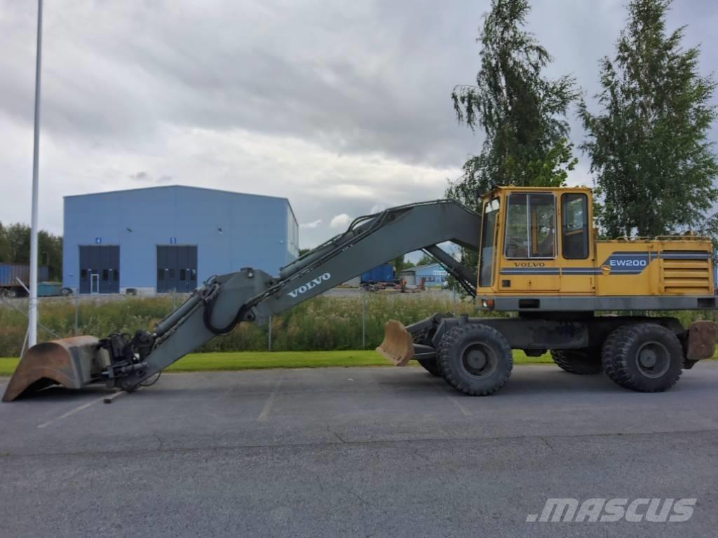 Volvo EW 200 حفارات بعجل