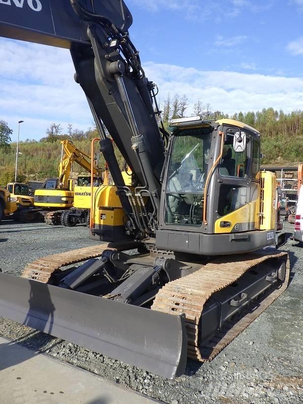 Volvo ECR 235 D حفارات زحافة