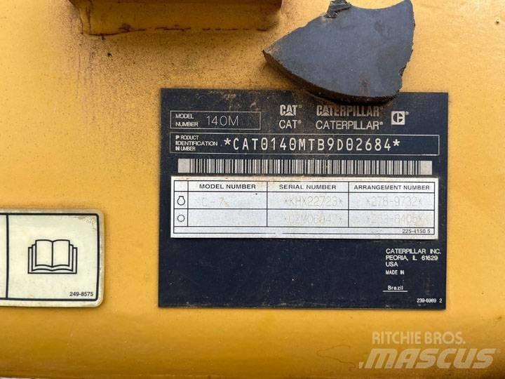 CAT 140 M معدات تمهيد الطرق
