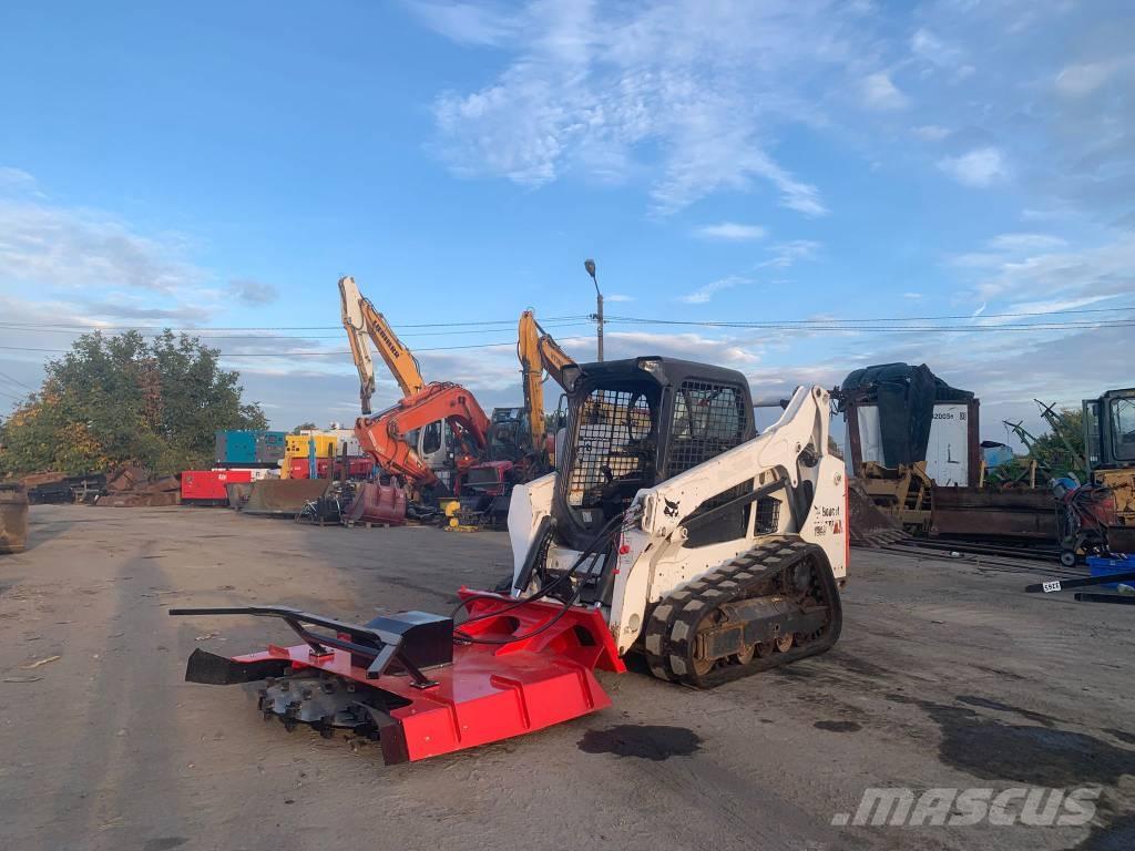 Bobcat T 590 لوادر انزلاقية التوجيه