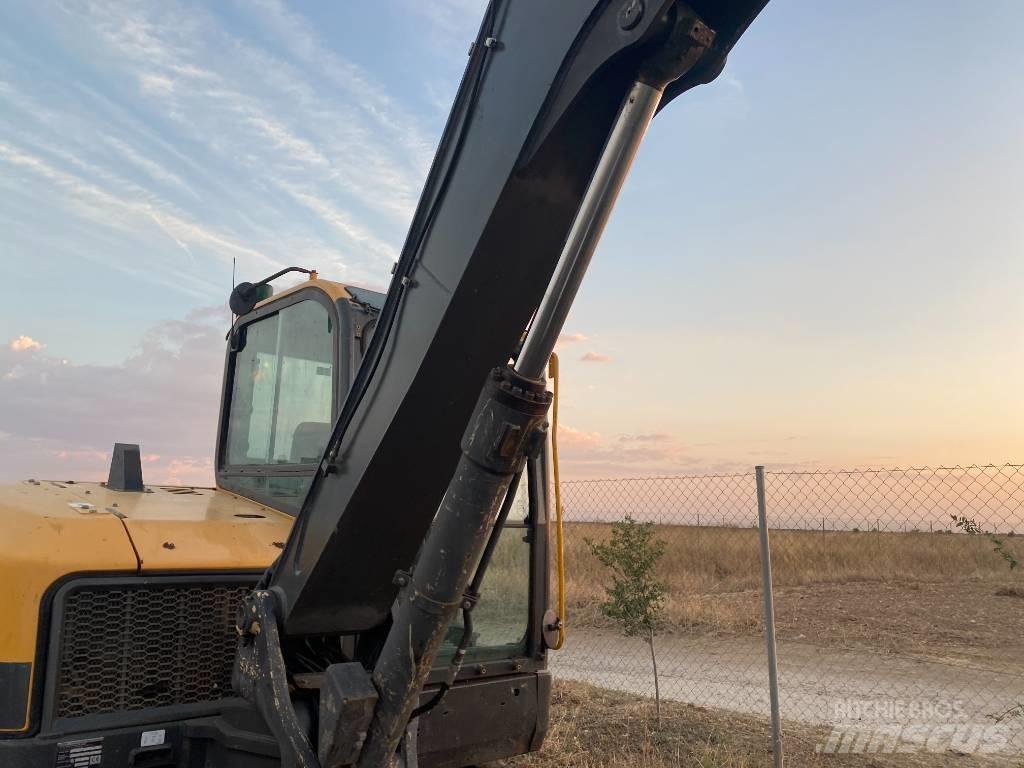 Volvo ECR 88 D حفارات وسط 7 طن - 12 طن