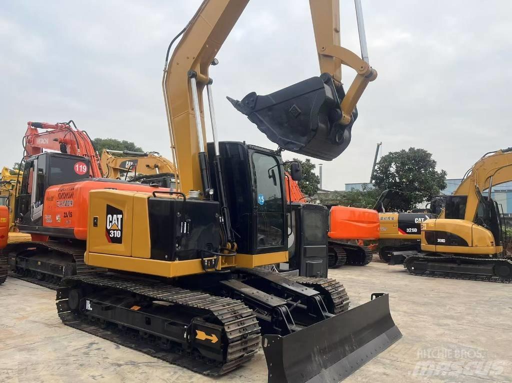 CAT 310 حفارات زحافة