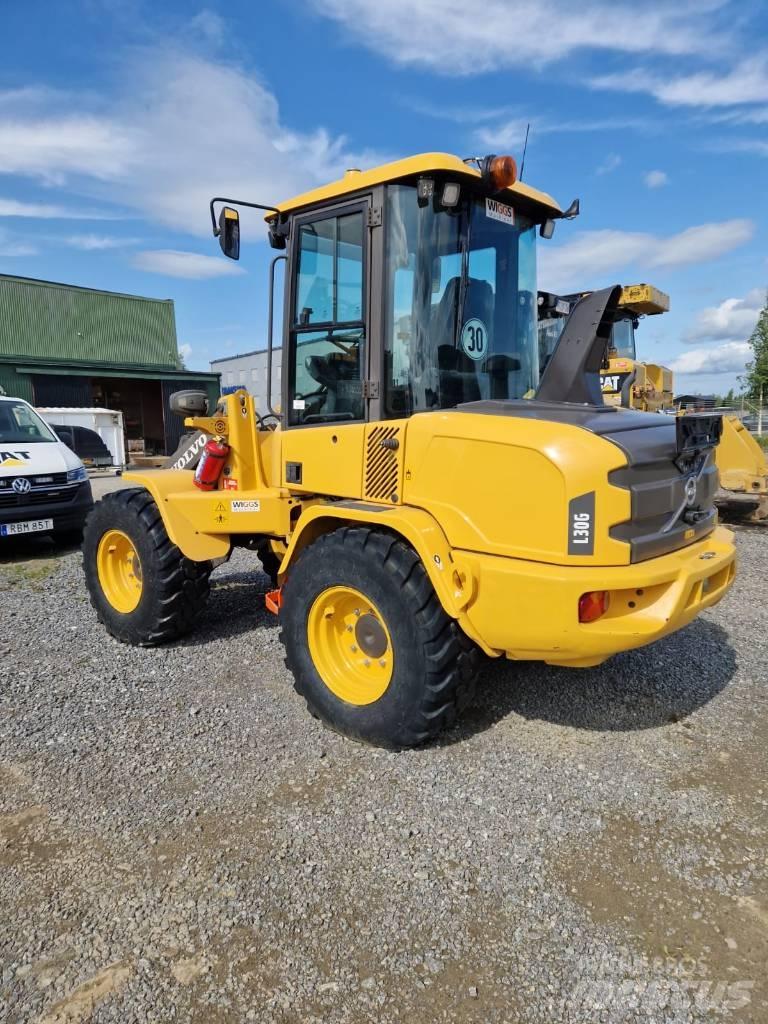 Volvo L 30 G لوادر بعجل