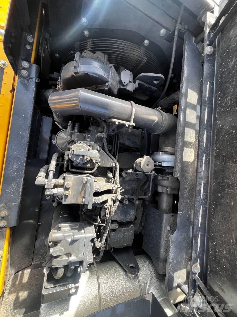 Komatsu PC 450-8 حفارات زحافة