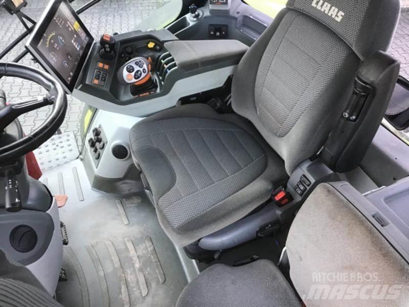 CLAAS AXION 870 الجرارات