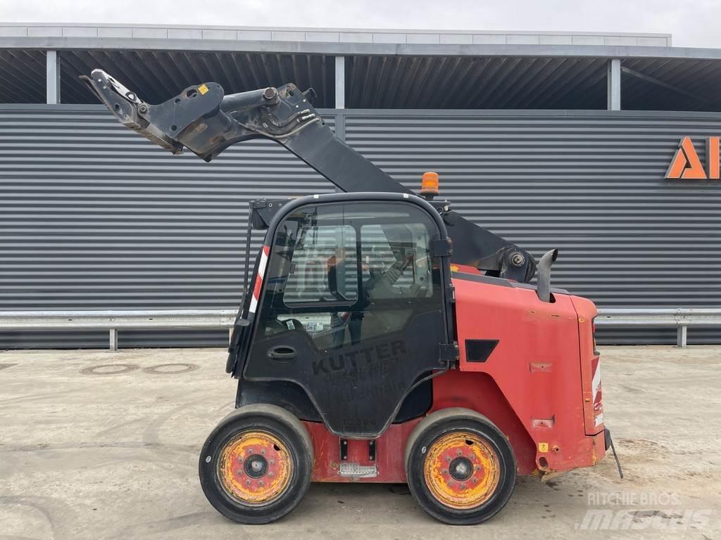 JCB R260 ساحبات الأشجار