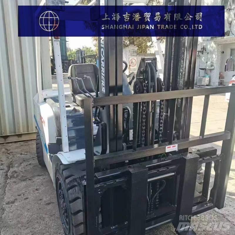 TCM FD 30 شاحنات الديزل