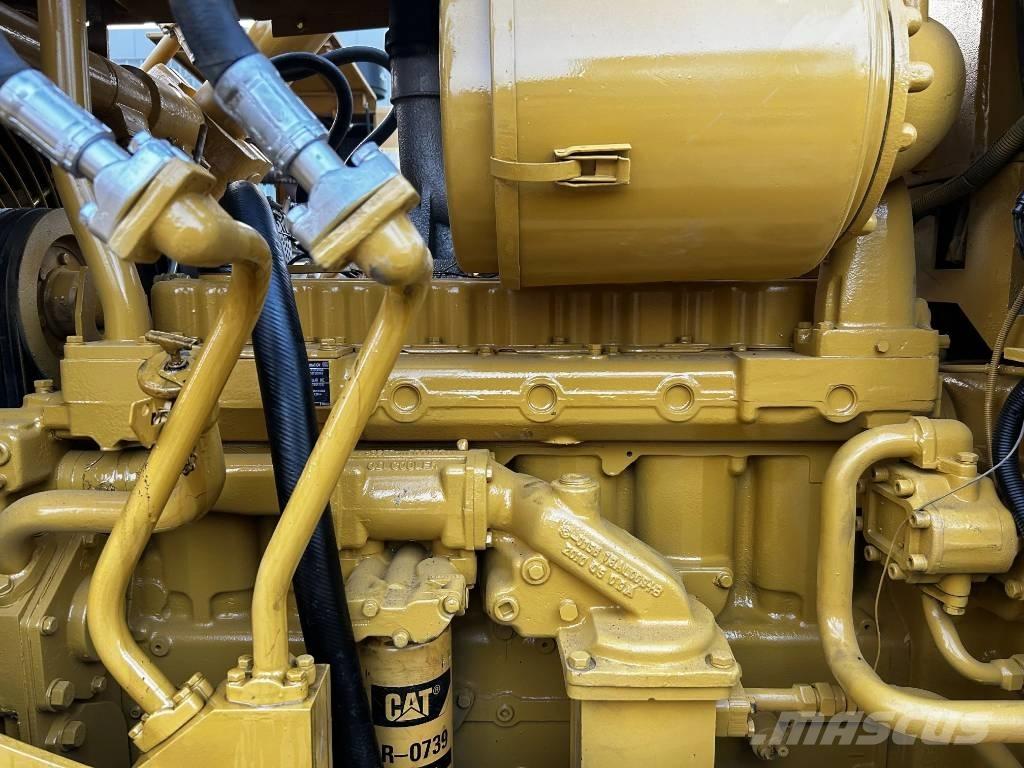 CAT D7G بلدوزرات مجنزرة