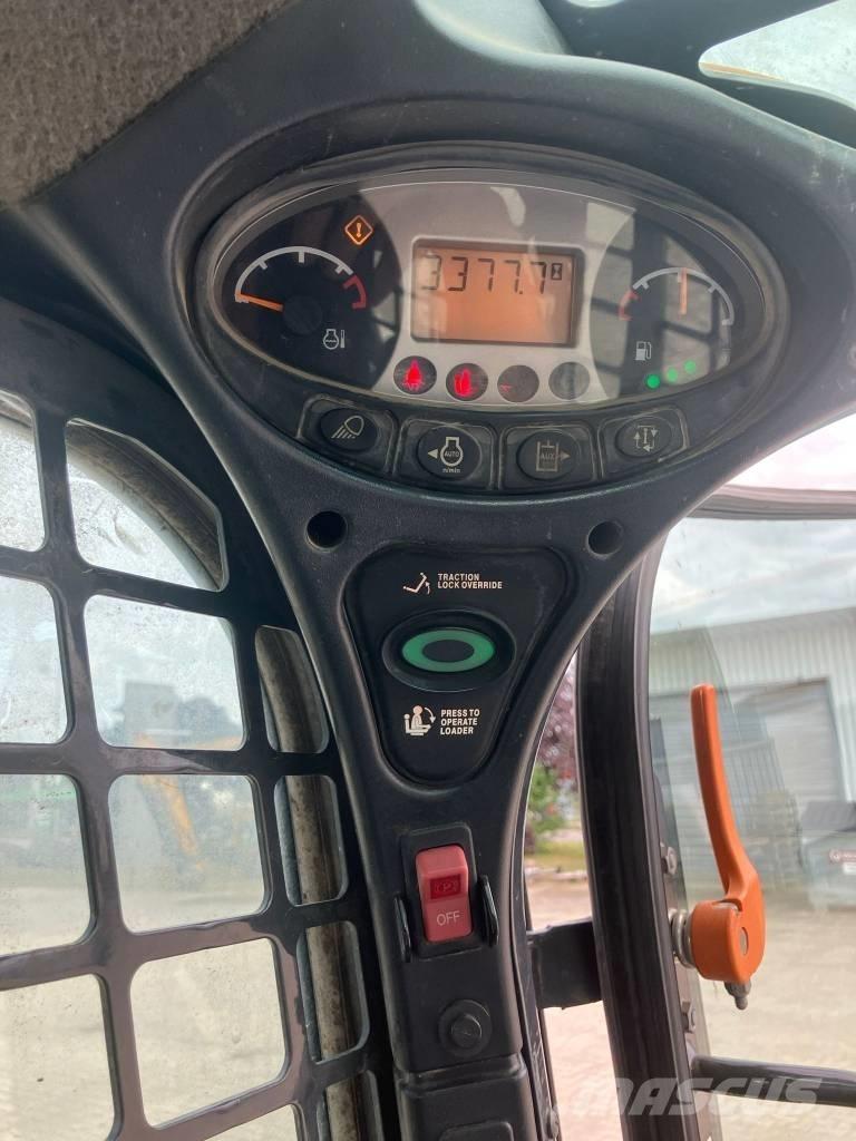 Bobcat T 770 لوادر زحافة