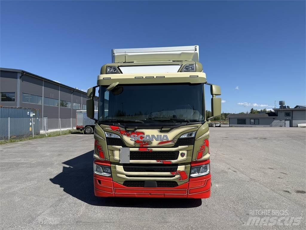 Scania P320 4X2 شاحنات ذات هيكل صندوقي