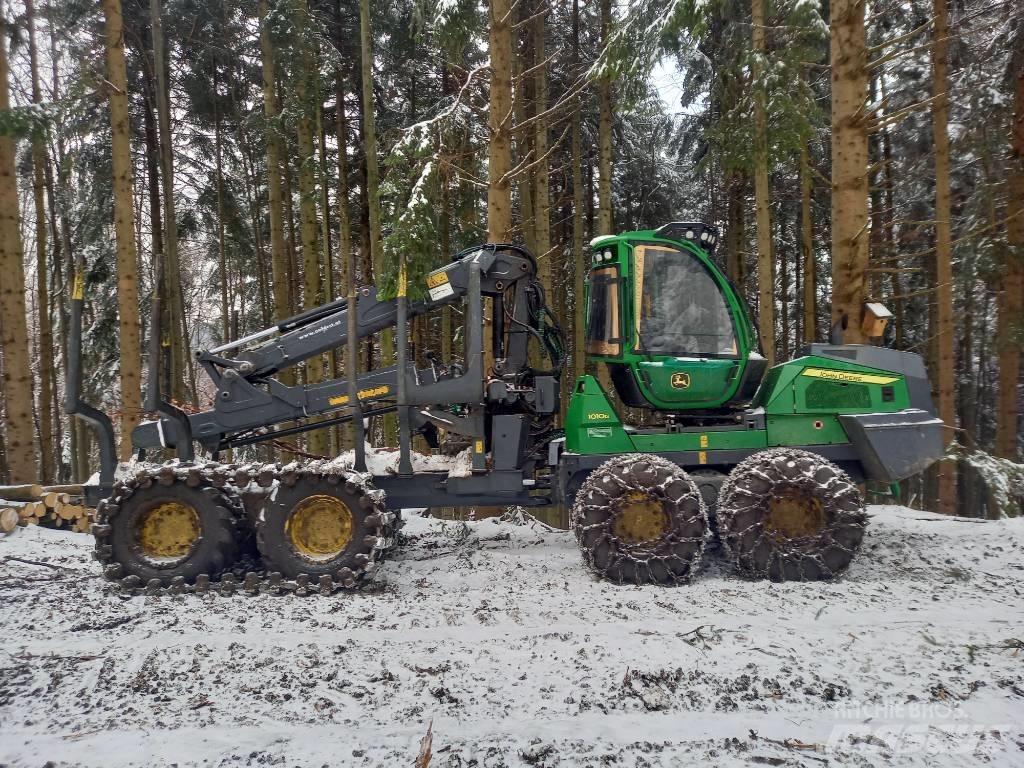 John Deere 1010 G شاحنات