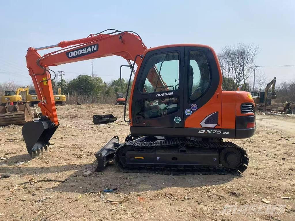 Doosan DX 75-9 C حفارات وسط 7 طن - 12 طن