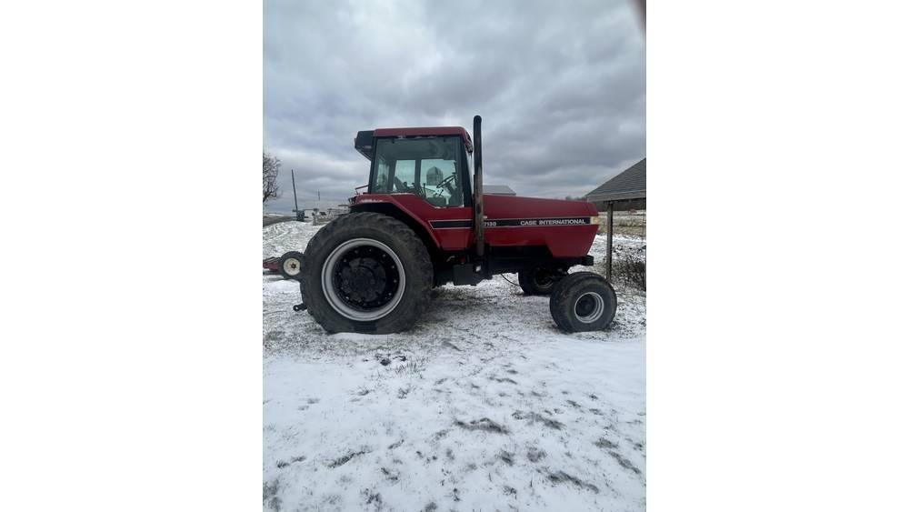 Case IH 7130 الجرارات
