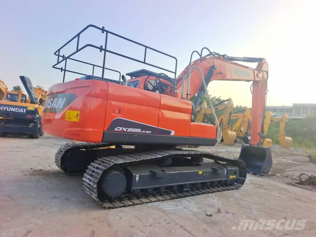 Doosan DX 225 LC-9C حفارات زحافة