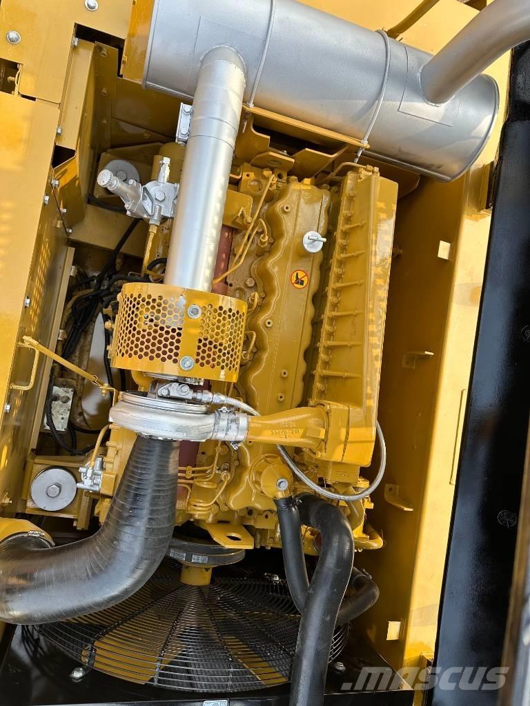 CAT 330 B حفارات زحافة
