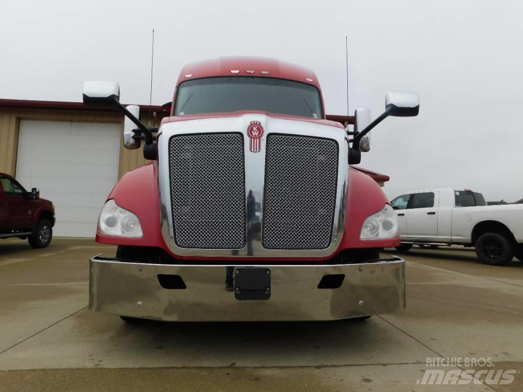 Kenworth T 680 وحدات الجر