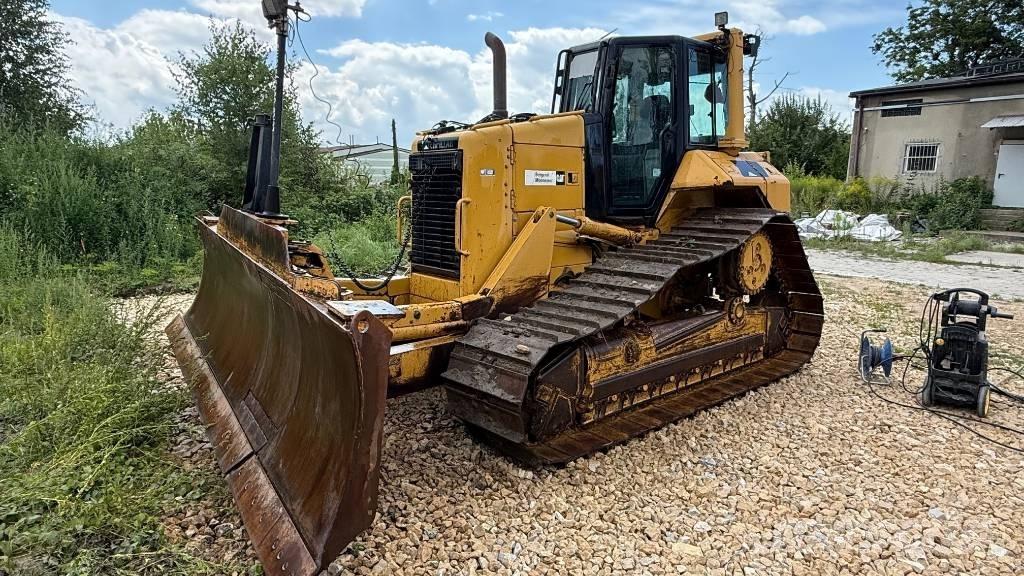 CAT D 6 N LGP بلدوزرات مجنزرة