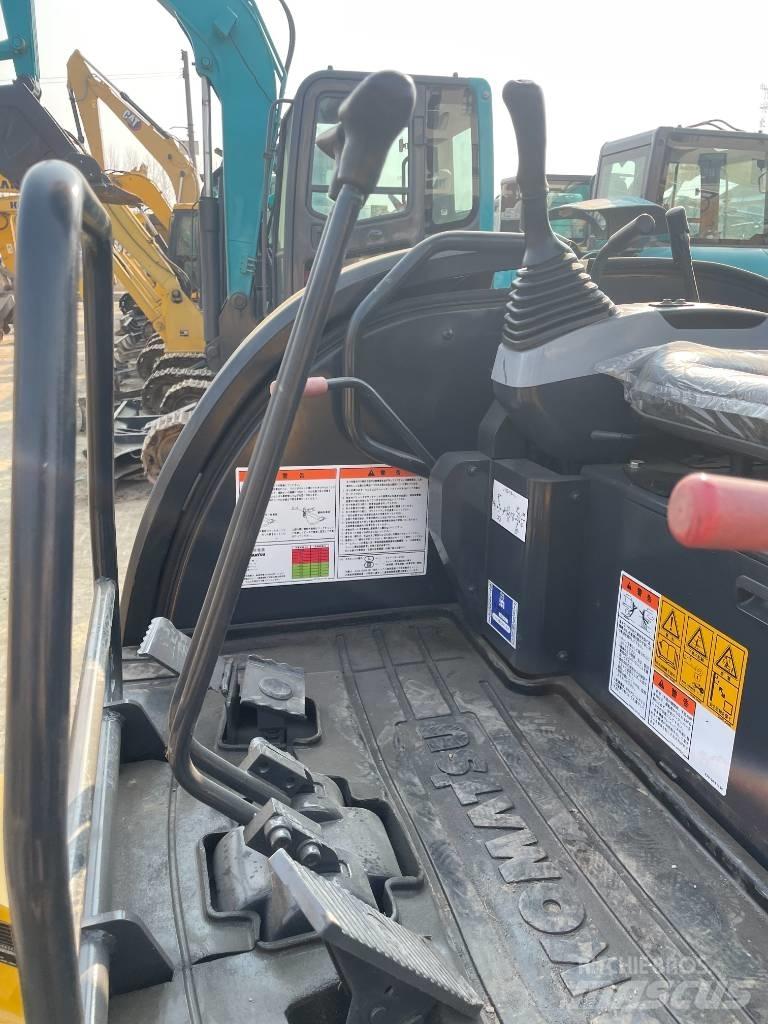 Komatsu PC 35 حفارات زحافة