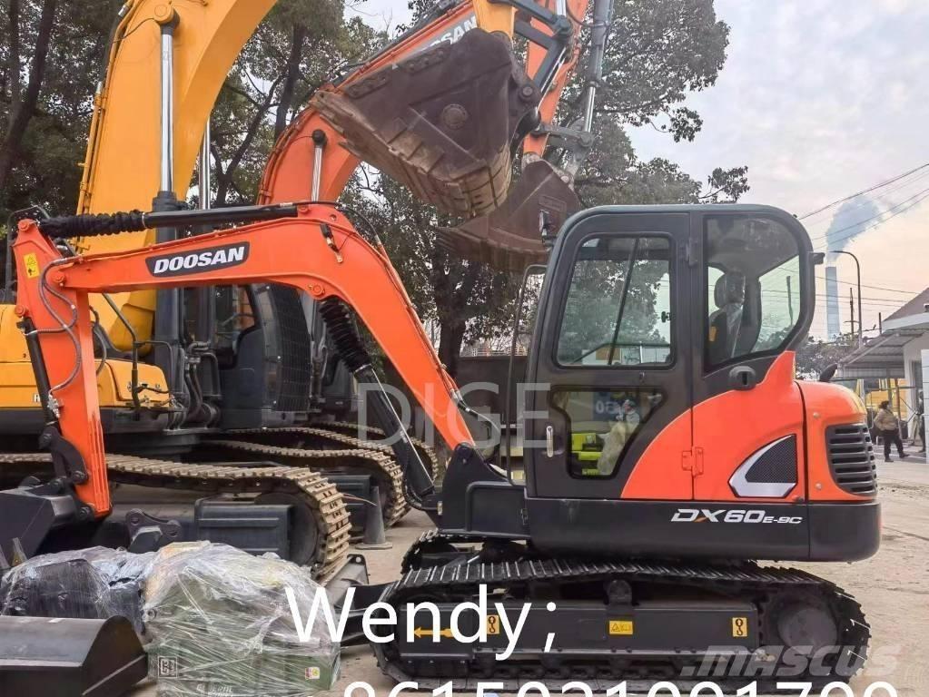 Doosan DX 60 حفارات صغيرة أقل من 7 طن (حفارات صغيرة)