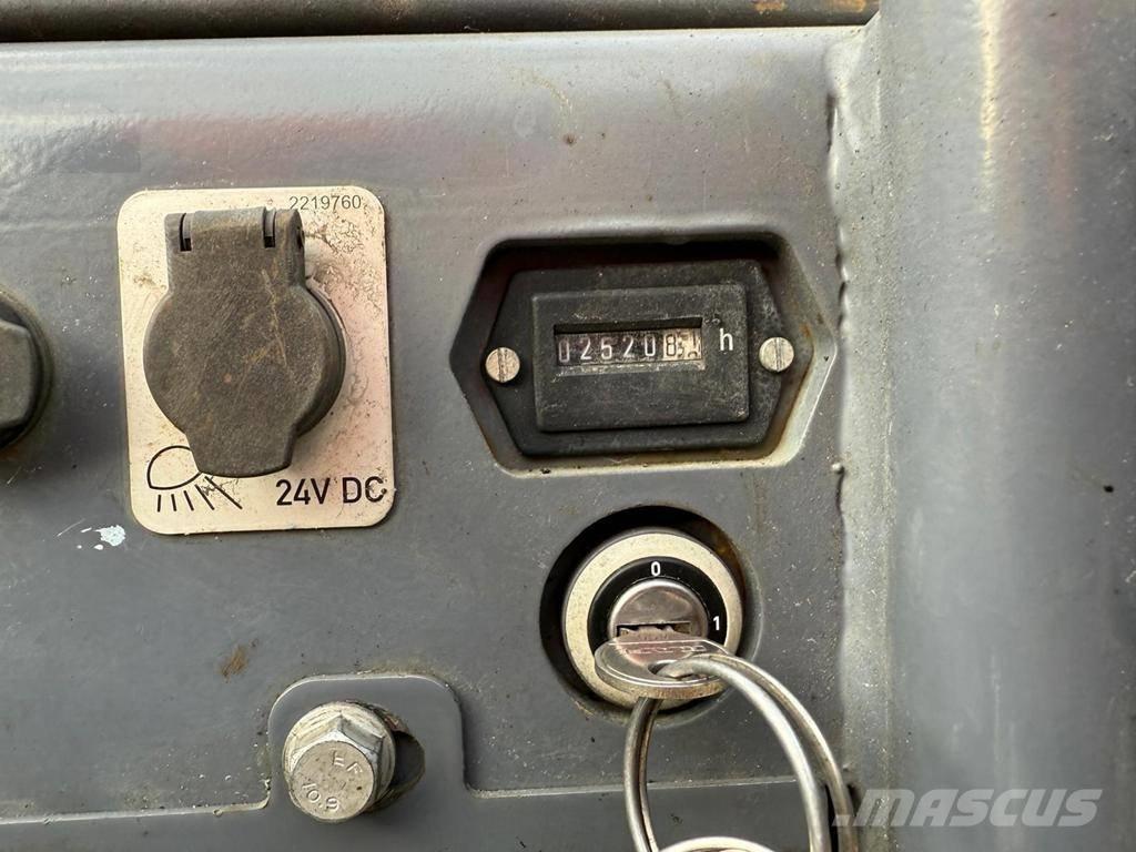 Vögele Super 800-3i معدات السفلتة