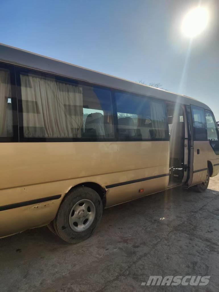 Toyota Coaster حافلة داخل المدينة