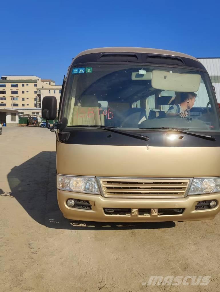 Toyota Coaster حافلة داخل المدينة