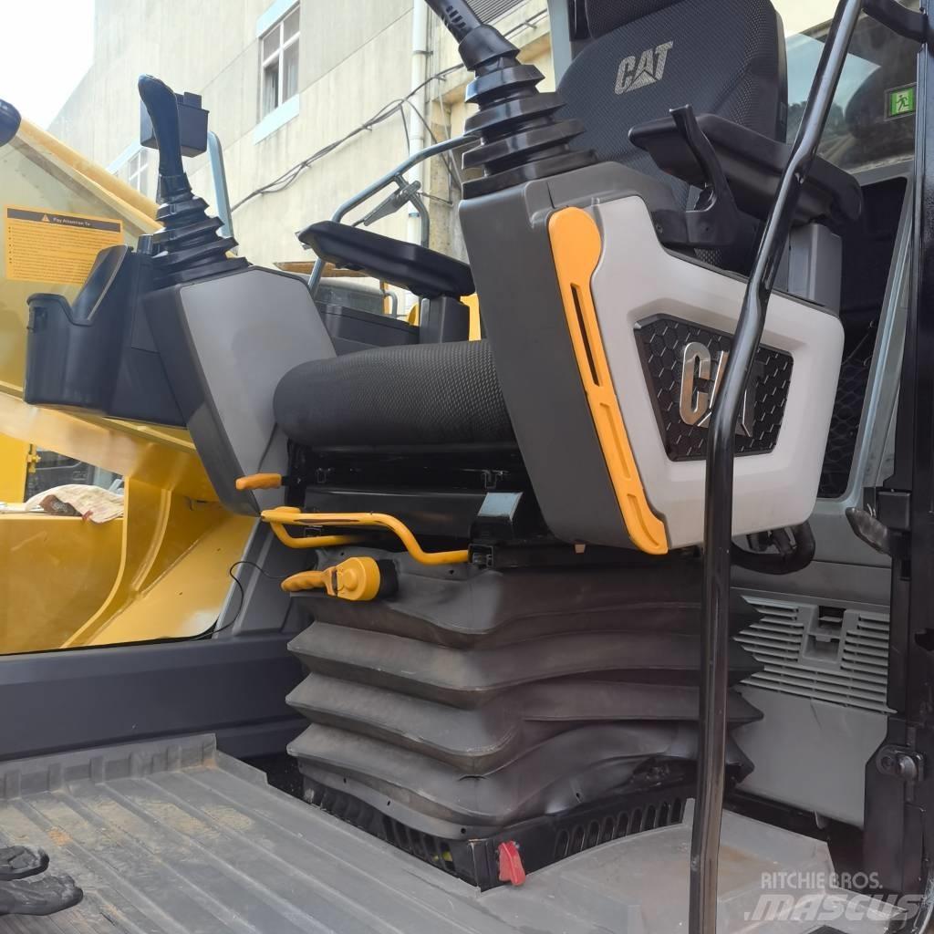 CAT 320 GC حفارات زحافة