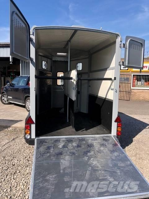 Ifor Williams HB511R مقطورات أخرى