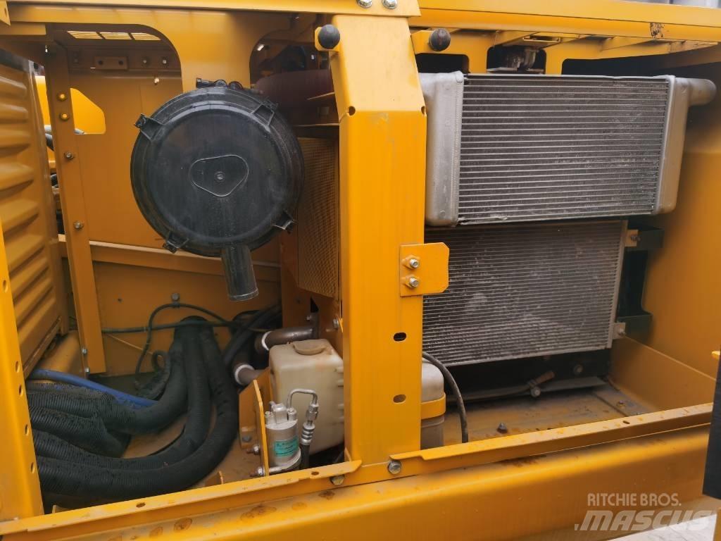 Komatsu PC 220-7 حفارات زحافة