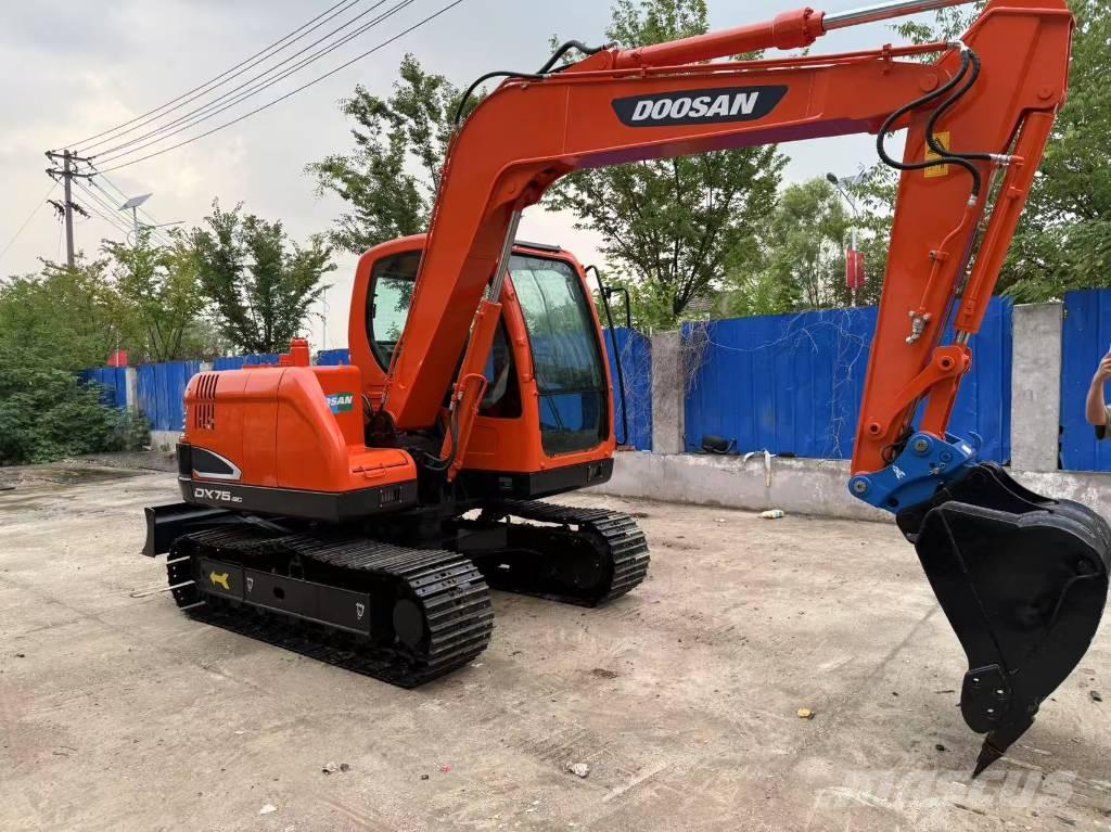 Doosan DX 75 حفارات زحافة