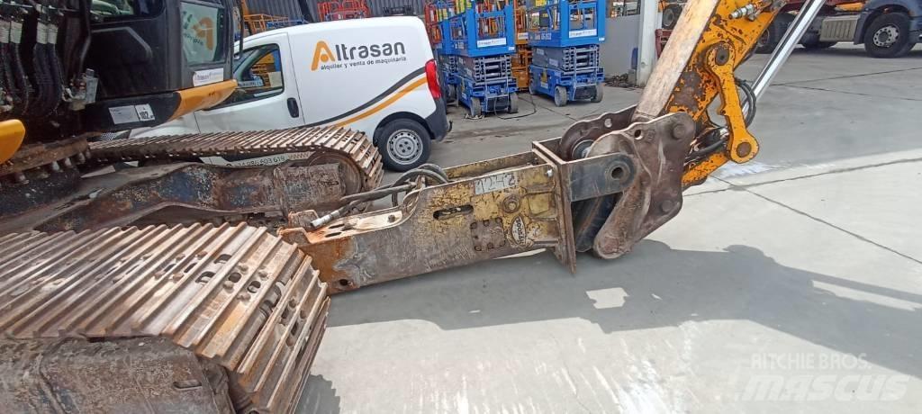 JCB JS 210 LC حفارات زحافة